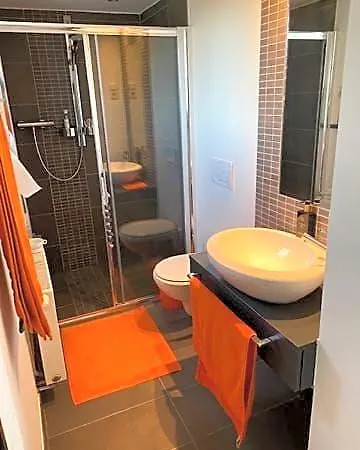 Zen Retreat Met Jacuzzi Bed and Breakfast 3*