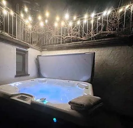 Zen Retreat Met Jacuzzi Bed and Breakfast 3*